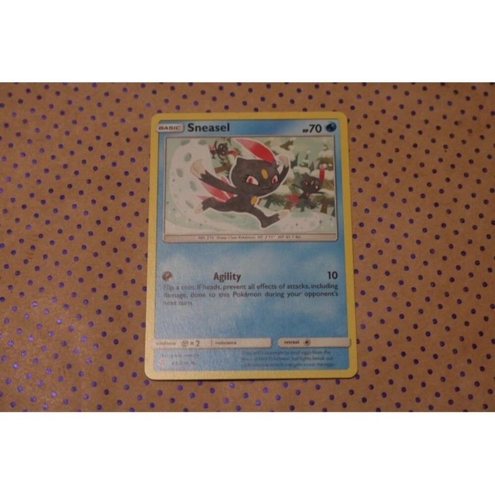 Sneasel 43/236 Pokemon Card (2019)